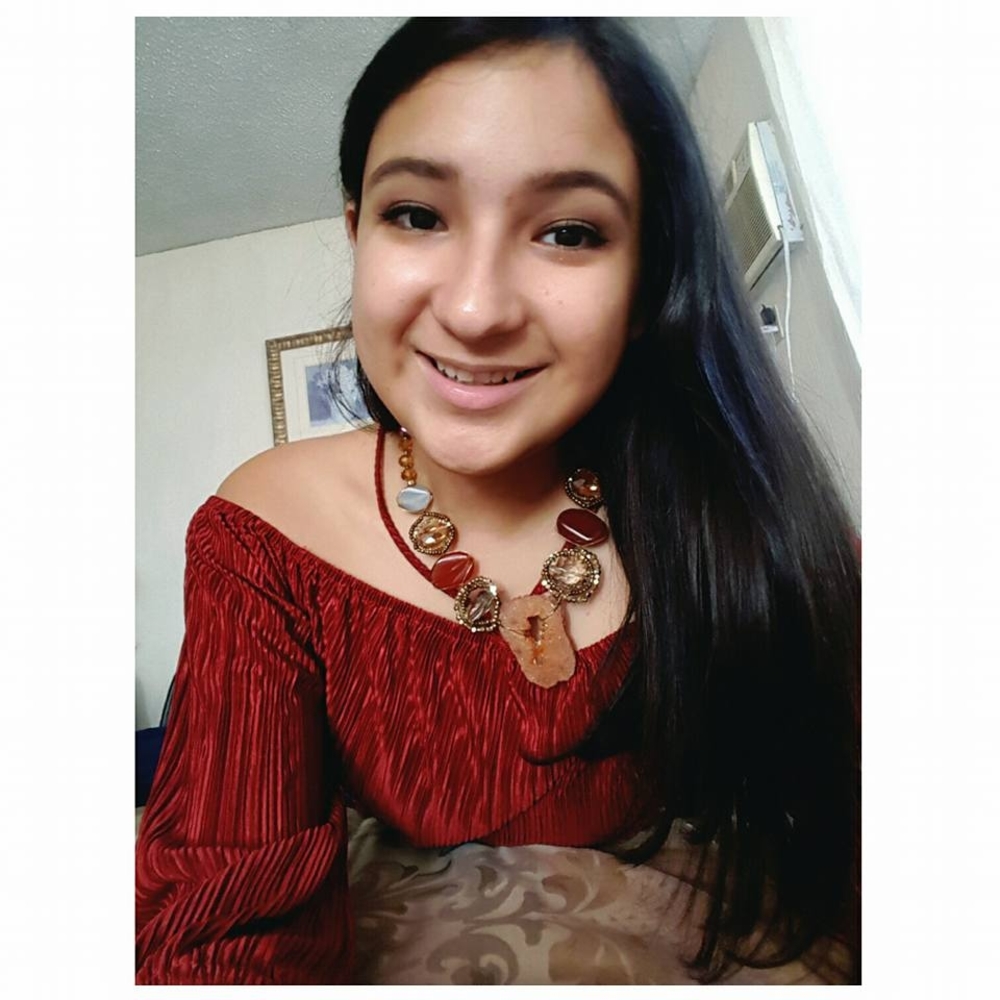 Meet your Posher, Carolina